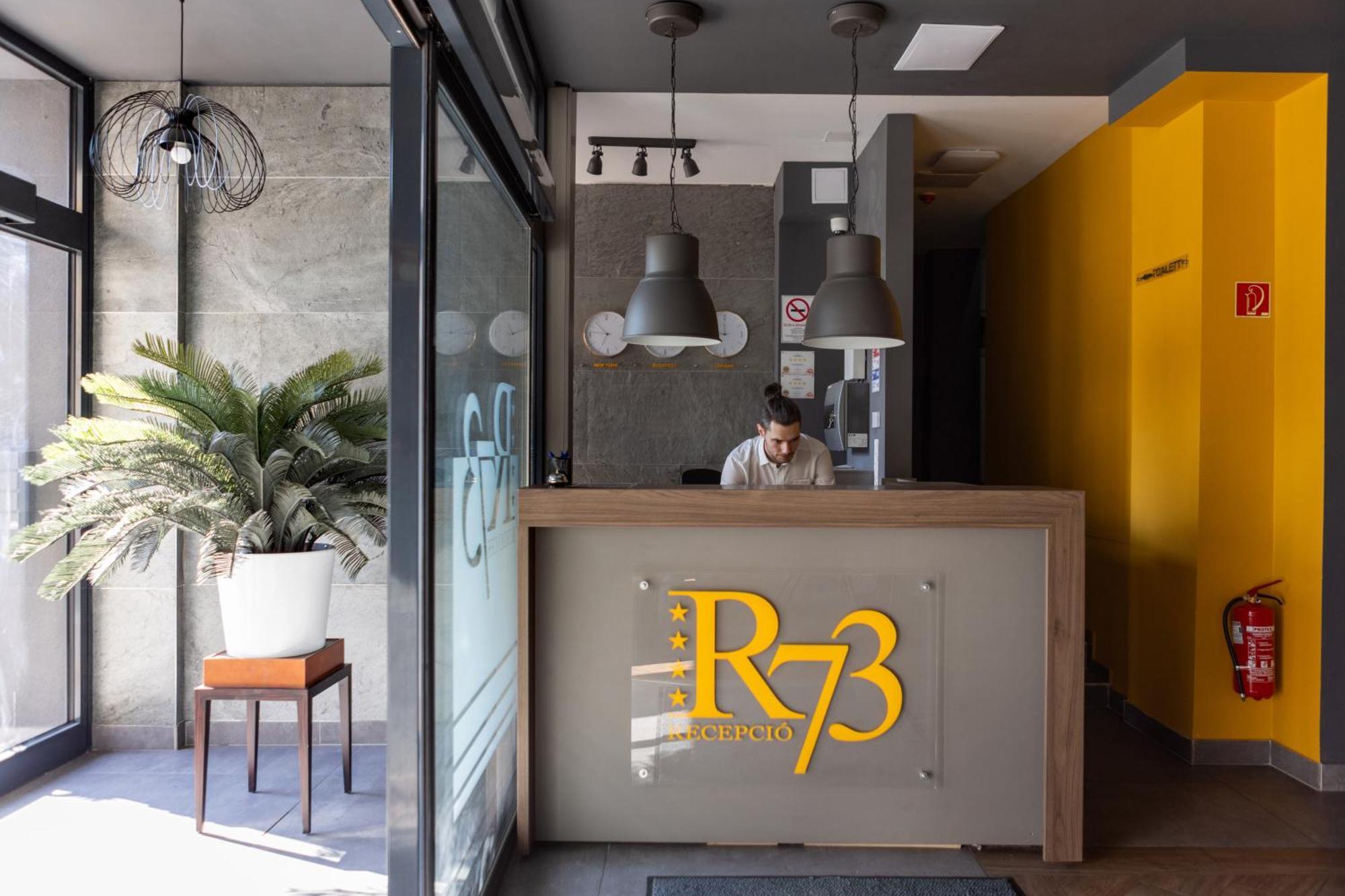 R73 Residences Печ Экстерьер фото